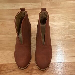 Elegant Tan Ankle Booties